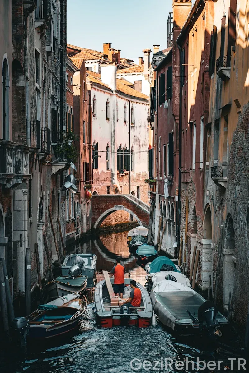 Travel guide to italy