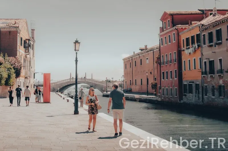 Travel guide venice