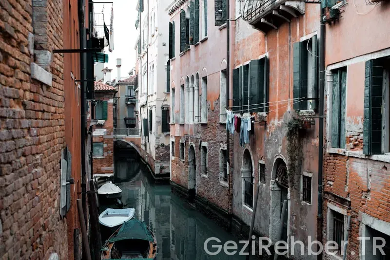 Travel guide venice