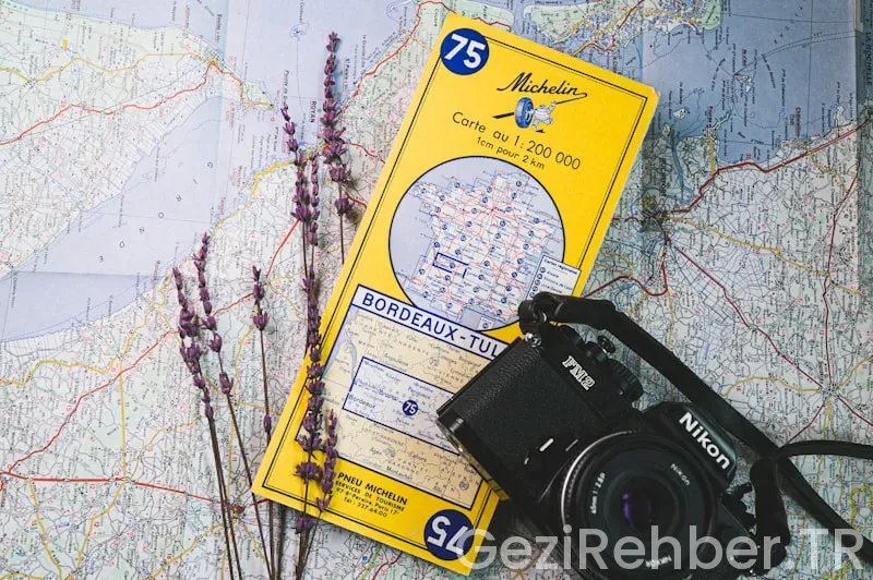 Travel guide websites