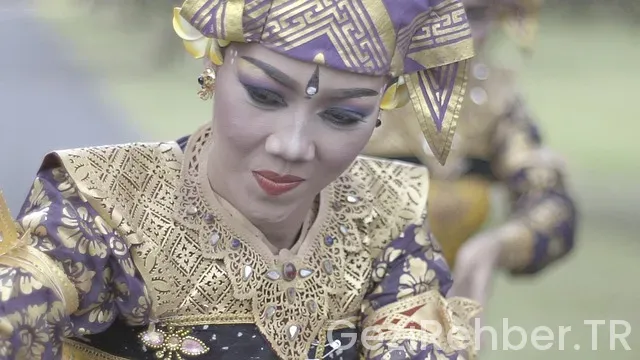 Türkiye bali uçakla kaç saat