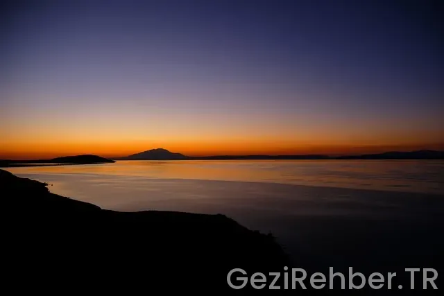 Van uçakla kaç saat