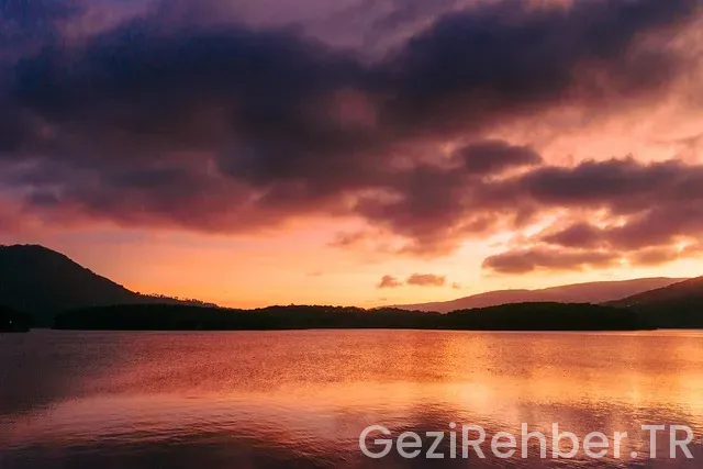 Yunan Adaların da Nerede Kalınır?